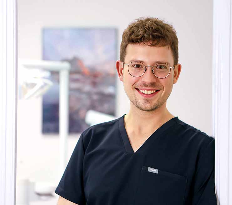 Zahnarzt Dr. med. dent. Christopher Reiche